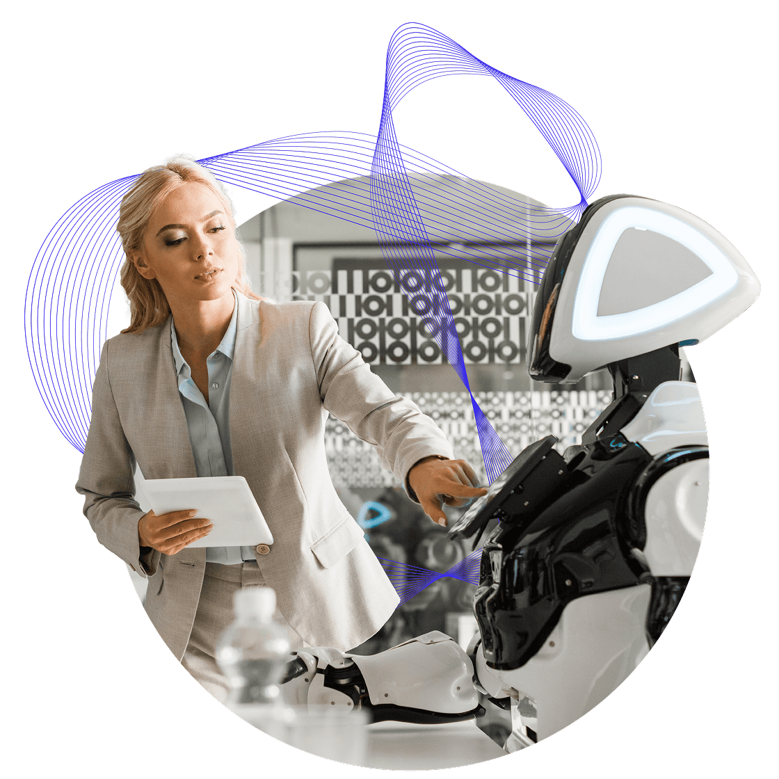 Geschäftsfrau bedient einen modernen Roboter.